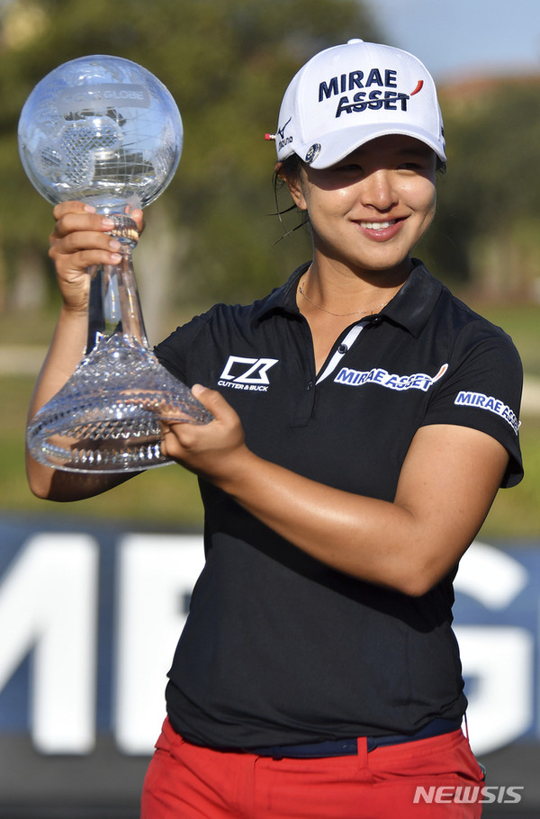 김세영(26)이 25일(한국시간) 미국 플로리다주 네이플스의 티뷰론 골프클럽(파72)에서 열린 미국여자프로골프(LPGA) 투어 시즌 최종전 CME 그룹 투어 챔피언십 4라운드에서 우승을 차지했다.[사진=뉴시스]