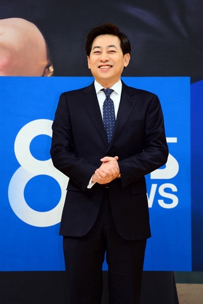 '지하철 불법촬영'으로 징역 6개월을 선고받은 SBS 김성준 전 앵커. [사진=뉴시스]