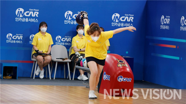 지난해 '인카금융 슈퍼볼링 2020' 우승구단인 구미시청 한별 선수(주장)/ 사진= 볼링플러스 제공.