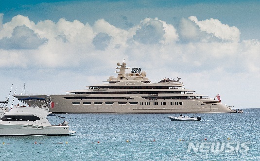 러시아 최고 부호 우스마노프가 보유한 세계 최대 요트 딜바르호/사진=뉴시스 제공