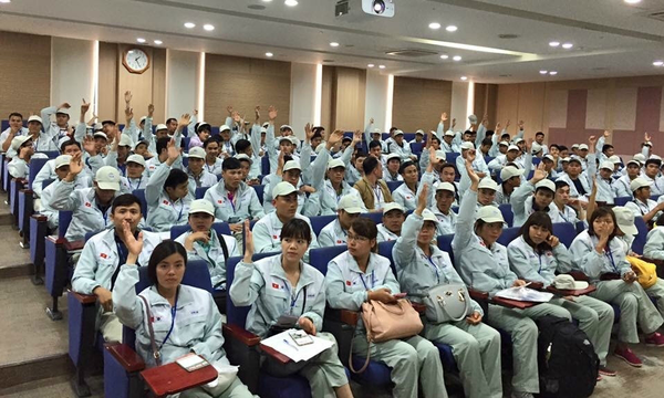 베트남 사람들이 국외 취업 박람회에 참석한 모습. 사진=베트남 노동,사회 보훈청 제공.
