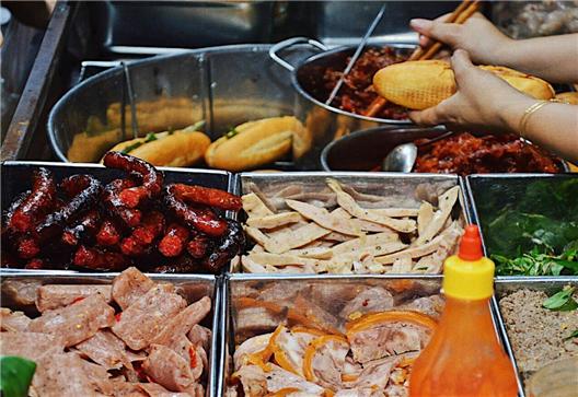 짱뗀 거리의 반미(Trang Tien banh mi)