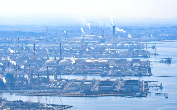 철강 및 화학 산업의 온실 가스 배출량 감축은 탈탄소화에 필수적이다 (지바현 이치하라시)./사진=뉴시스 제공.