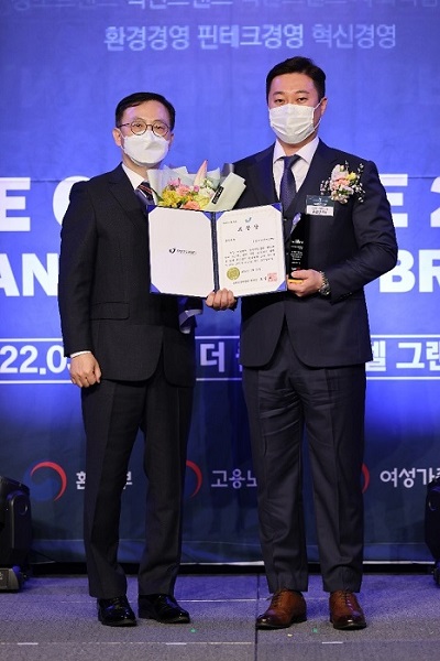 HS88 김호성 회장(오른쪽)