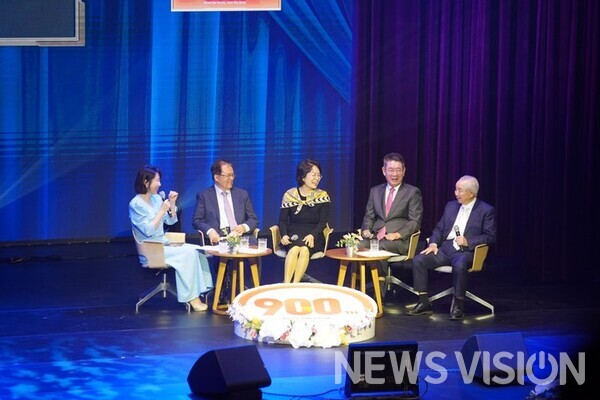 극동방송이 ‘만나고 싶은 사람, 듣고 싶은 이야기’ 900회를 맞아 2일 특집 방송을 진행했다 /사진=극동방송 제공.