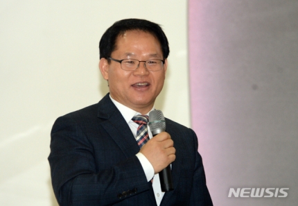 이형권 칼럼리스트/ 사진=뉴시스 제공.