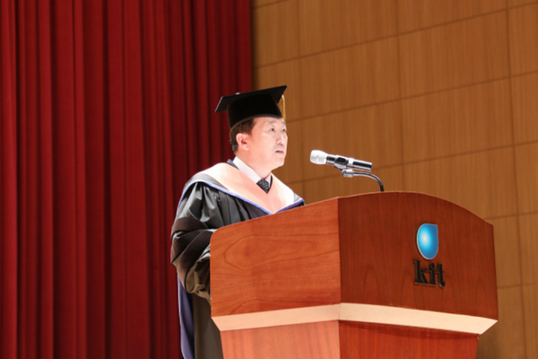 2월 17일 금오공대 강당에서 2022학년도 전기 학위수여식이 열리고 있다. / 사진=금오공대 제공