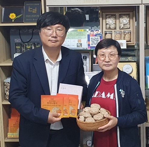 ㈜정안메디케어 전승원 대표(左) 광명농산㈜ 강인숙 대표(右) / 사진=벤처기업협회 대구경북지회 제공