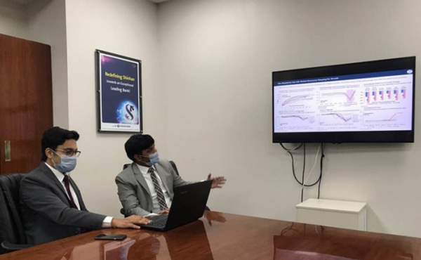 신한은행 인도본부가 뭄바이증권거래소와 환율대응전략 웹세미나를 개최했다. / 사진=신한은행 제공