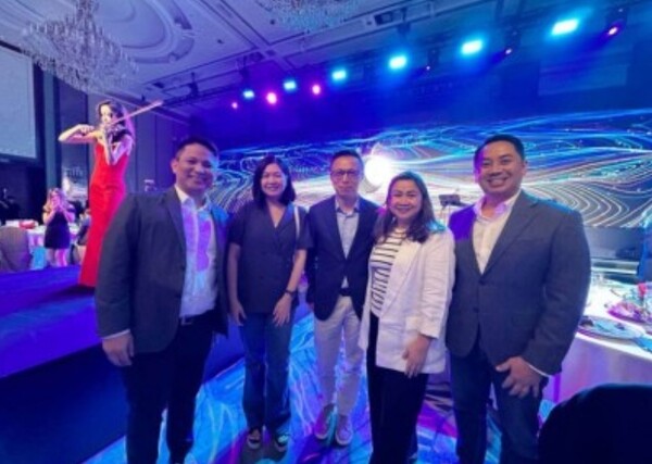 Ant Group 회장 Eric Jing과 CEO Martha Sazon이 이끄는 GCash 리더./사진=마간다통신 제공.