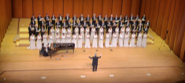 영란콰이어&노송콰이어가 함께하는 합창 음악회가  김종호(전주고 53회)지휘하에 국립극장 해오름공연장에서 거행되었다./사진=재경전주고ㆍ북중총동창회 제공