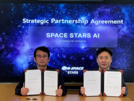 ‘STARS’ 권태형 대표이사(왼쪽)와 ‘SPACE’ 마광림 박사(오른쪽)가 인공지능(AI) 기술협력 계약체결